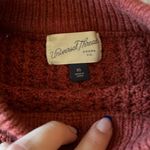 Universal Threads Sweater Photo 2