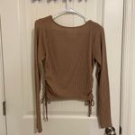 Hollister EUC women’s tan knit baby tee v-neck ruched crop long sleeve top Photo 5