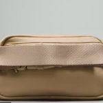 Lululemon  Everywhere mini 1L Belt Bag in trench NWT Photo 5