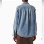 Alice + Olivia NWT-
Oversized Denim ShirtSadie Light Vintage Blue XS Photo 3