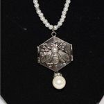Source Unknown Bee Mine Chic Locket Silver Tone Faux Pearl Clear Spacer Beads Necklace Like New Photo 1