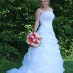 David's Bridal White Organza Wedding Dress Photo 2