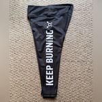 ORANGE THEORY “Keep Burning” Splatoon Leggings Size XL Photo 6