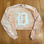 Detroit Tigers Cropped Crew Neck Pink Photo 0