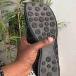 Mudd Vintage 2000s Black man-made leather oxfords sneakers loafers trainers-bowling shoes vibes elastic bands Size 8.5M Preloved #goth #grunge #whimsygoth #streetwear #y2k Photo 3