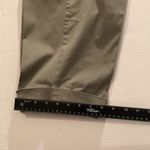 IZOD , women’s stretch Capris, tan, sz 8 Photo 4