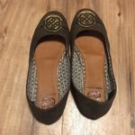 Daisy Fuentes  Green Flats with Gold Buckles Size 8 Photo 2