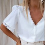 Chic White Blouse with Lace Trim Size undefined Photo 2