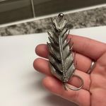 Pretty Metal Brooch Pin Silver Tone Leaf Branch / Leaves Photo 4