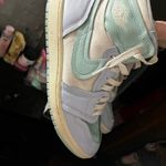 Jordan Air 1 Women’s High Photo 2