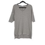 ZARA  Woman Classic V-Neck‎ Short Sleeve Black And White Short Sleeve Tunic Top Photo 0