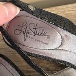 Life Stride  Black Slingback Heels Shoes Women’s Size 8.5 Flower Pattern Office Photo 2