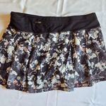 Lululemon Pace Rival Skort Black & Pink Floral Size 6 Photo 4