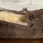 UGG  Dakota Suede Leather Sheepskin Lining Rubber Sole Moccasin sz 8 Photo 0