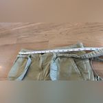 Universal Threads Universal thread Green High-Rise Tapered Cropped pant size 12 Photo 4