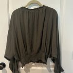 Vestique Long Sleeve Photo 1