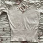 White Little Roses On V Photo 10