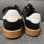 Wild Fable Black and White women’s Sneakers Photo 3