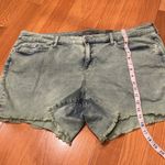 Torrid NWT  women’s acid jade jean shorts size 22. Photo 7