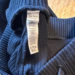 Alo Yoga Women's Black Ribbed Sweatpants Photo 1