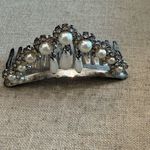 Elegant Silver and Pearl Hair Clip Photo 1