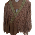 Pretty Angel  Brown lace poncho-style blouse with green details, elegant Photo 0