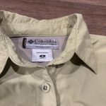 Columbia Titanium Long Sleeve Button Down Shirt Women’s Small Performance Hiking Green Photo 2