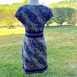 BCBG MaxAzria Short-sleeve V-neck Dress with pockets Photo 6