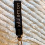Lululemon  key chain  Photo 1