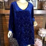 Avenue  BLUE & BLACK VELOUR BELL SLEEVE BLOUSE (18/20) Photo 1