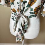 January 7 Crop Strappy Tie Front Floral Top Size Small Photo 3