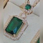 Faux Emerald Necklace Pendant & Earring Set Pierced Ears Gold Photo 6