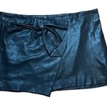 ZARA  black faux leather mini skirt with bow detail sz M Photo 0