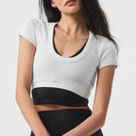 Alo Yoga  Seamless Ribbed Serene Cropped Top Photo 0
