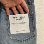 Good American NWT Womens Shorts Denim Curve High Rise Distressed Size 00 Photo 8