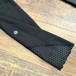 Lululemon  Size 6 Black Tight Stuff Legging Reflective Dots At Ankles Pockets Photo 6