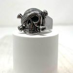 Heavy silver tone pirate 🏴☠️ skull ring, approx size 10 Photo 0