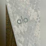 Alo Yoga  High-Waist Airbrush Capri Crop Leggings - Medium - Vapor Python Photo 1