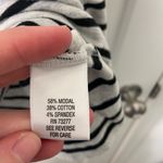 Apt. 9 EUC  women’s gray black striped stretch tank top‎ shirt summer spring Photo 2