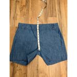 Isaac Mizrahi  100% Cotton Chambray Blue‎ Tailored Bermuda Shorts Women's 4 Photo 7