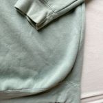 Blue green white embroidered Sorrento Italy crewneck Photo 4