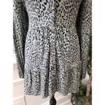 Wonderly  Tunic Top Womens Medium Gray Animal Print Long Sleeve Button Front Photo 2