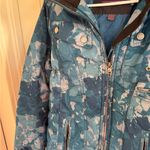 Obermeyer  women’s Leighton blue abstract ski jacket size 8 Photo 4