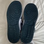 Nike Jordan 1 Mid Photo 3