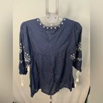 Time & Tru Women's Blue & White embroidered peasant top size Medium NWT Photo 3