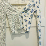 Aeropostale  Floral Print juniors  Top - White and Blue  XS Photo 0