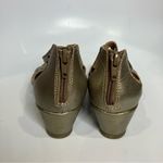 Earth Origins  Kingsley gold leather wedge sandals size‎ 7 Photo 3