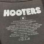 Hooters Racing Car Grey T-Shirt, size medium Photo 3