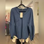 Elegant Navy V Photo 2