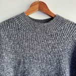 Old Navy Long gray/black knitted sweater Crewneck size medium Photo 3